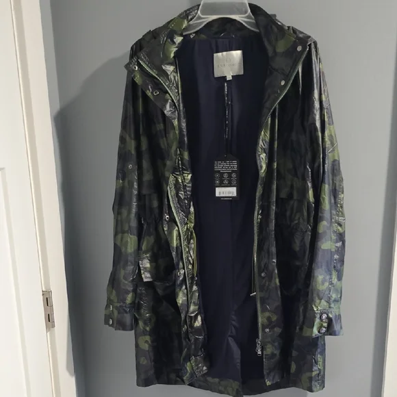 Anatomie Green and Black Trench Coat with Camouflage Design - Picture 9 of 16